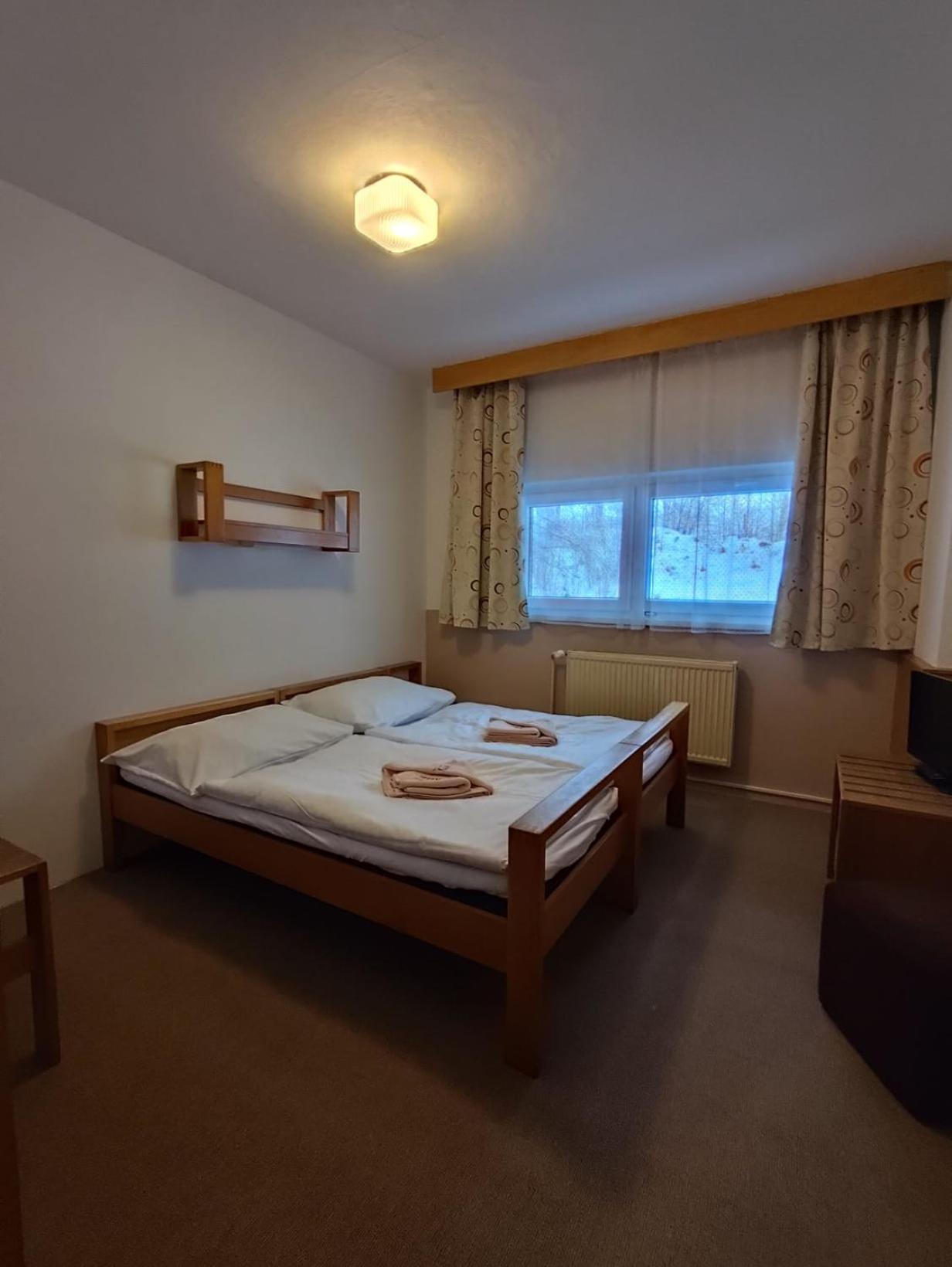 Horsky Hotel Kubat Бенецко Экстерьер фото